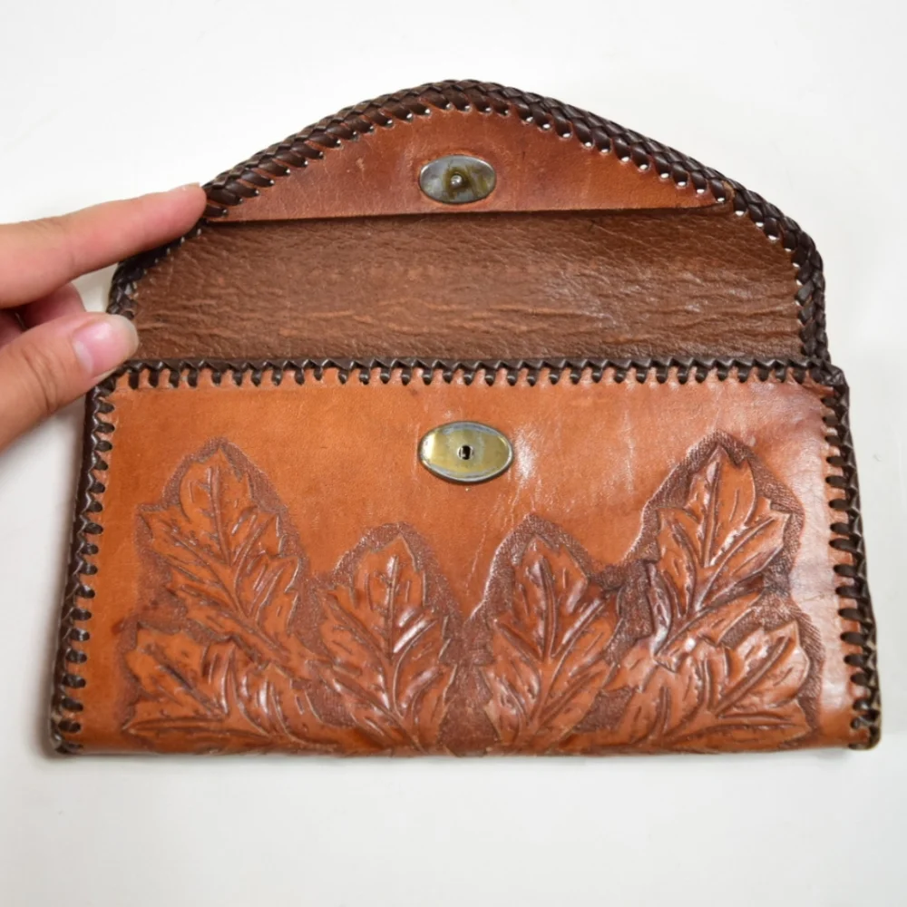 LEATHER TOOLED WALLET/CHECKBOOK HOLDER - Picture 2 of 6